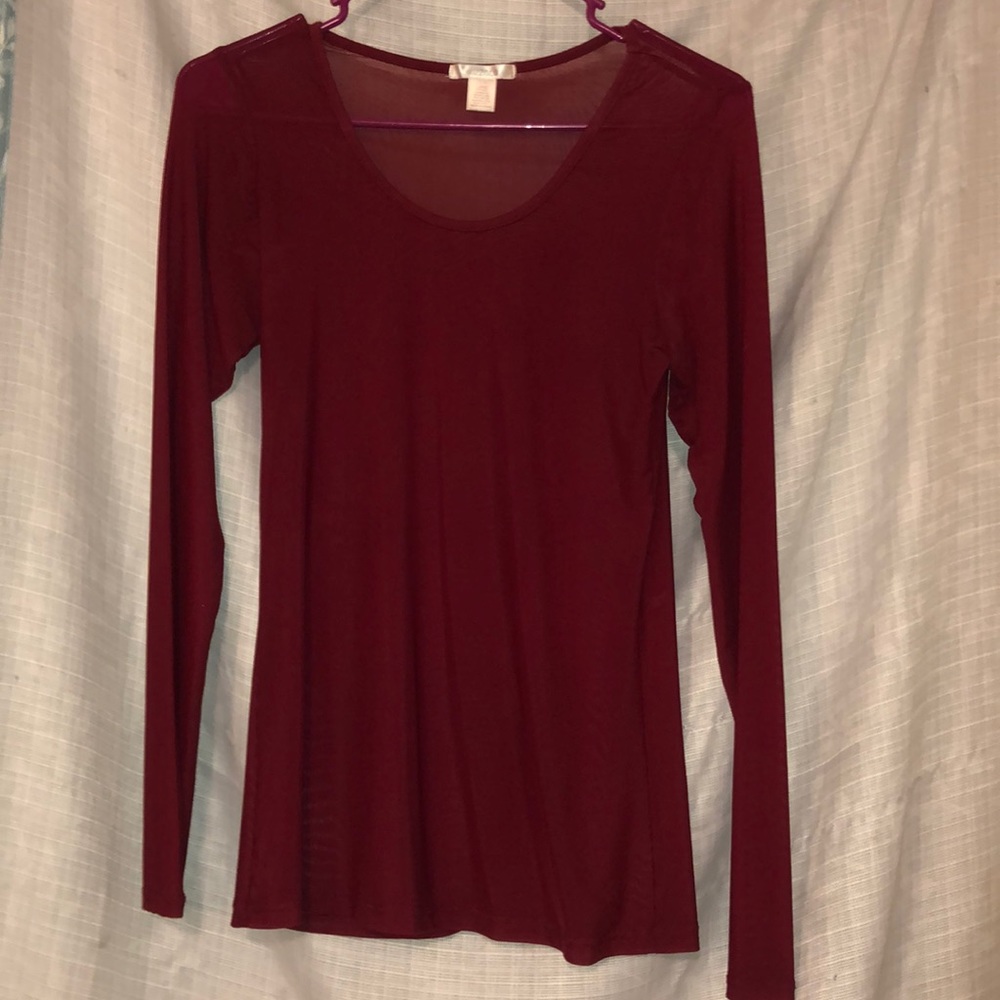 Selling this mesh top color burgundy!